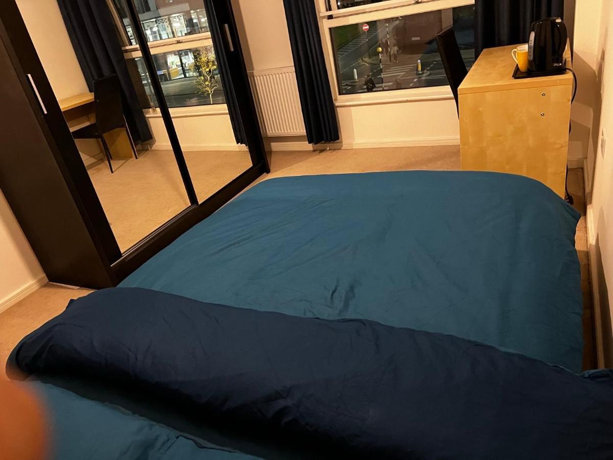 Ensuit Double Room In London, Colindale Edgware Bagian luar foto