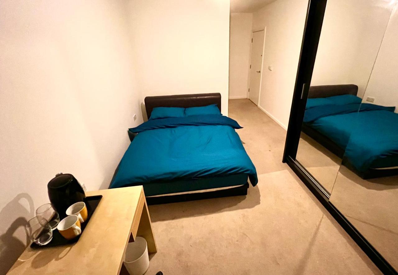 Ensuit Double Room In London, Colindale Edgware Bagian luar foto