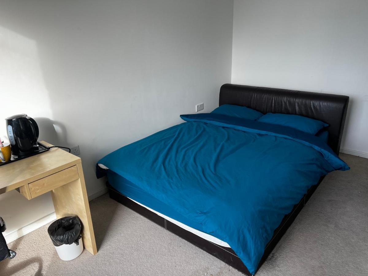 Ensuit Double Room In London, Colindale Edgware Bagian luar foto